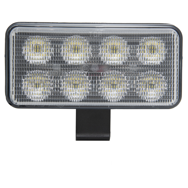 PHARE DE TRAVAIL RECTANGULAIRE 8 LED 3000 LUMENS ADAPTABLE NEW HOLLAND FORD CASE IH ET STEYR